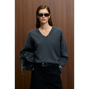 เสื้อสเวตเตอร์ถักทรงหลวมคอวีสำหรับผู้หญิง GRIMELANGE NORSHA รุ่น Yumsak - Product Image 3
