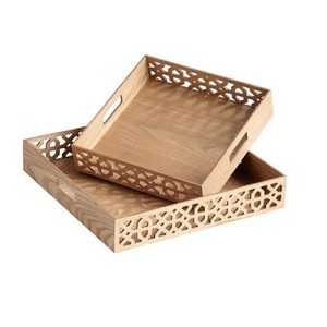 Ensemble de deux plateaux de service en bois massif de forme carrée pour la maison, les hôtels et les restaurants. - Product Image 1