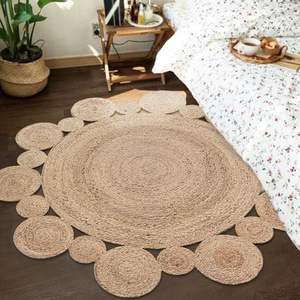 Tapis durables en paille de jacinthe d'eau Décoration intérieure naturelle élégante pour salles à manger spacieuses et intérieurs contemporains - Product Image 1