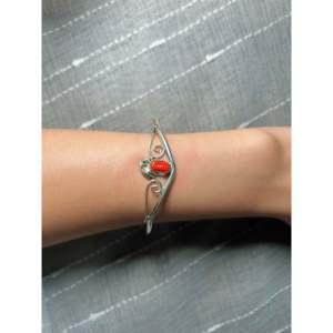 Bracelet manchette tendance en corail rouge et argent sterling, fait main par des artisans Navajo - Product Image 5