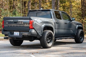 รถมือสอง พวงมาลัยซ้าย/ขวา ปี 2024 โตโยต้า คอมมาร์ซ รุ่น SR5 แบบดับเบิ้ลแค็บ - Product Image 2