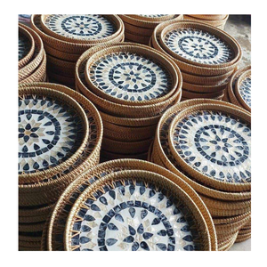 Bandeja de Servicio de Ratán Tejido Natural con Incrustaciones de Nácar, Bandeja Decorativa Hecha a Mano para el Hogar - Product Image 4