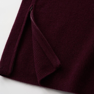 Suéter de Lana Merino de Lujo, Elegante Jersey Borgoña con Cuello Redondo, Detalle de Cremallera Chic, Suéter Térmico Minimalista de Alta Calidad para Mujer - Product Image 5