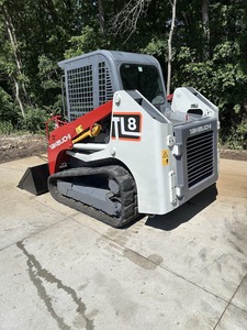 Cargadora Compacta de Orugas Diésel Takeuchi TL8R-2 2021 con Control PLC y Alto Momento de Carga - Product Image 5