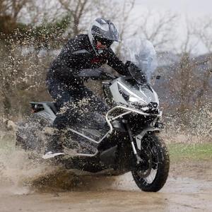 TOP-SELLING NOUVEAU 2025 Zontes 552G ADV Scooter d'aventure avec 2 ans de garantie Disponible pour les achats en gros Avec 3 ans de garantie - Product Image 3