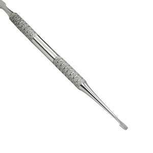 Coupe-ongles personnalisé de haute qualité avec poussoir à cuticules outil en métal en acier inoxydable pour l'élimination des peaux mortes et des callosités utilisation de soins personnels - Product Image 4