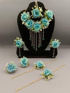 ชุดสร้อยคอออกแบบลายดอกไม้สำหรับ haldi Mehndi และชุดสร้อยคอดอกไม้เจ้าสาวพร้อมต่างหูและโซ่มือสำหรับผู้หญิง - Product Image 3