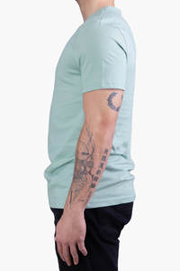 T-shirt unisexe à col en V, coupe classique, 100% coton, tricoté, tissu doux et confortable, respirant, léger, fabriqué en Turquie - Product Image 3