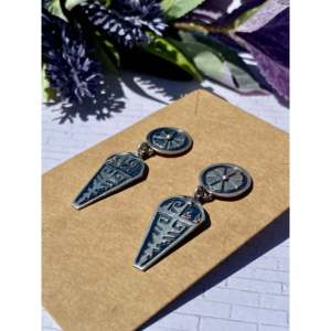 Pendientes Colgantes Navajo Hechos a Mano en Oro y Plata de Ley con Patrón Geométrico, Adornados con Perlas, Diamantes y Rubíes para Bodas - Product Image 3