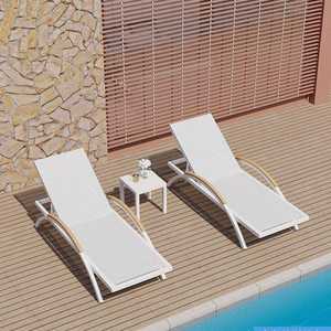 Chaise lune en rotin pour jardin, piscine, plage, patio - Chaise longue d'extérieur avec coussins |   Horti Club - Product Image 1