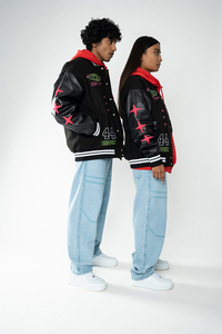 Chaqueta de bombardero universitaria de 15 modas para hombres y mujeres Mangas de cuero de cuerpo de lana Bordado personalizado y chaquetas OEM de chenilla - Product Image 6