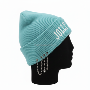Gorro de Punto Acrílico para Mujer, Color Menta, Suave y Cálido para Invierno, con Logotipo Bordado Personalizado, Cadena Lateral como Accesorio, Gorro Jacquard - Product Image 3
