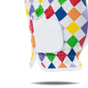 Guantes de golf estampados de alta calidad para hombre, cómodos colores personalizados de cuero transpirable, elegantes y superventas - Product Image 4