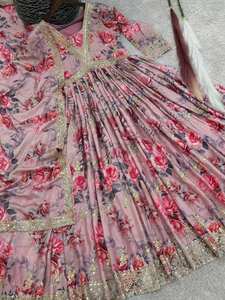 ชุดเดรสยาวพร้อมชุดเดรสจากดีไซเนอร์ - Product Image 3