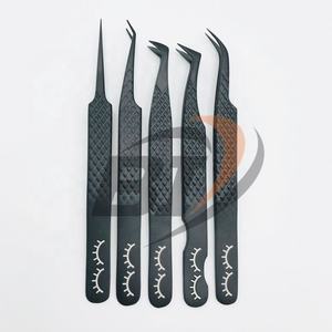 Pinzas de extensión de pestañas de acero inoxidable negro mate sostenible Punta puntiaguda de agarre de diamante para aplicaciones de pestañas de fibra de volumen - Product Image 6