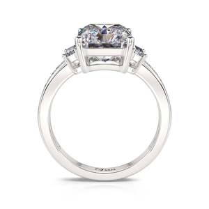 Anillo de Plata de Ley con Gema de Corte Esmeralda Vintage para Aniversario - Product Image 3