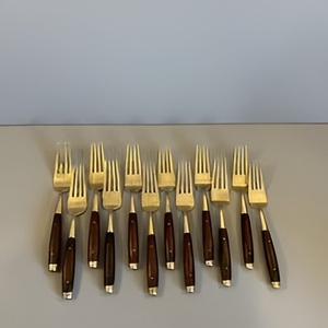 Venta caliente nuevo estilo al por mayor postres de metal tenedores hermoso Mango para hoteles y restaurantes cafés precios bajos - Product Image 1