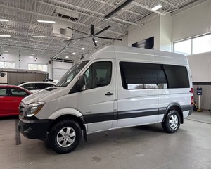 รถตู้มือสอง Mercedes-Benz Sprinter 3500 ปี 2016 ไมล์น้อย - Product Image 2