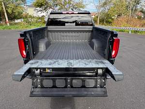 GMC Sierra 1500 Denali Crew Cab 4x4 Turbo de 6 Cilindros Automático 2021 USADO EN PERFECTAS CONDICIONES, Cuero Oscuro, Techo Solar R21 - Product Image 5