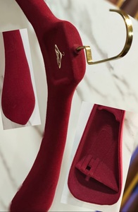 Cintres en velours robustes solides et durables pour manteaux et vestes - Product Image 2