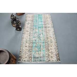 Alfombra turca vintage de 2,6x4,7 pies, hecha a mano, respetuosa con el medio ambiente, azul, Beige, lana, pila mediana, forma Rectangular, patrón abstracto, comedor, látex - Product Image 1