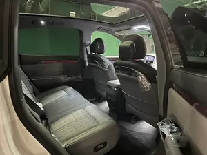 Véhicule électrique 2024 7 X 100 kWh, faible kilométrage et prix abordable, en stock, prêt à être expédié - Product Image 6