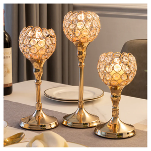 Bougeoir moderne en cristal doré Bougeoir à couronne en métal pour la décoration de centre de table de mariage à la maison - Product Image 4