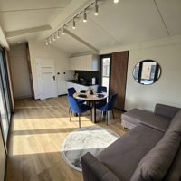 Casa Contenedor Prefabricada de Acero de Diseño Moderno, Personalizada y Elegante, con Estructura Desmontable y Bien Aislada