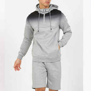 Conjunto deportivo de sudadera con capucha y pantalones cortos 100% algodón, estampado, de manga larga, con logo personalizado para hombre. - Product Image 1