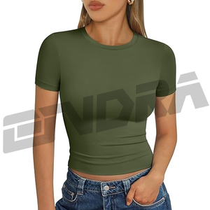 เสื้อยืดครอปผ้าฝ้ายลำลองสำหรับผู้หญิง ปี 2025 คอกลม แขนสั้น ระบายอากาศดี สไตล์สตรีทแวร์ ทันสมัย ขายส่ง ODM ผลิตตามสั่ง OEM ผลิตจากโรงงาน - Product Image 1