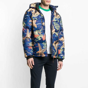 Veste matelassée à capuche pour homme, design personnalisé, imprimé par sublimation, camouflage, dessin animé, logo frontal, légère, pour la saison hivernale - Product Image 3