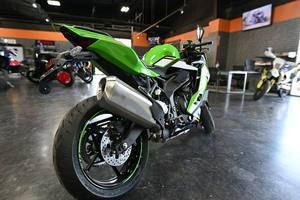 ONSport Kawasakis NINJA ZX-4RR ABS KRT Edition ABS prêt à être exporté dans le monde entier - Product Image 4