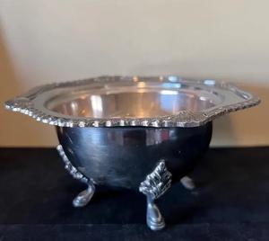 Bol de service décoratif en aluminium de qualité supérieure avec cadre large parfait pour les restaurants de salles de banquet et les salles à manger d'hôtel - Product Image 1