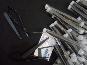 4pcs Set 100% Quality Multi Color Eyebrow Spring Scissors and with 2 Tweezers in <b>Black</b> - Product Image 5