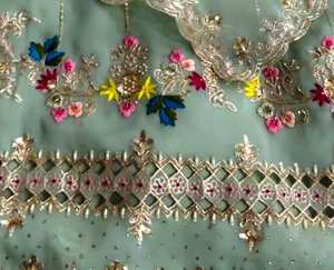 Costumes de créateur modernes non cousus brodés à la main pour femmes Fêtes de style traditionnel indien à la mode - Product Image 2