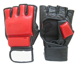 Gants de football américain en cuir de très haute qualité, design personnalisé et à bas prix, vente en gros au Pakistan - Product Image 5