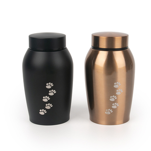 Urnes de crémation noires et dorées en émail avec des urnes de crémation de couleur noire avec des cendres faites à la main en forme de patte - Product Image 1