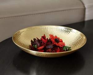 Bol à chocolat en métal design avec motif floral ajoutant du charme et de la sophistication à la décoration de la salle à manger - Product Image 5