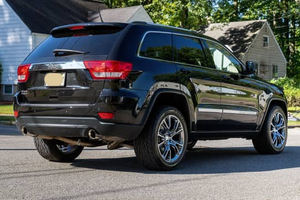 Jeep Grand Cherokee Laredo X 4x4 PerformanceDriveTerrainControl Dark Turbo R15 Cuir Toit ouvrant panoramique d'occasion 2024 à vendre - Product Image 2