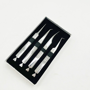 Pinzas para pestañas de acero inoxidable sostenibles, 45-90 grados de aislamiento pulido, fondo grabado en corazón con textura de punta suave - Product Image 4