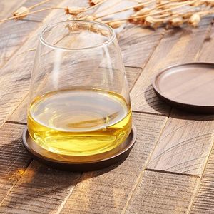 Venta al por mayor de posavasos de madera redondos de haya de nogal, paquete de 6 con soporte de caja decorativa, estilo de bambú, regalo para el hogar para bebidas de HF CRAFTS - Product Image 3