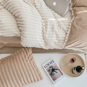 Parure de lit de luxe hiver douillet 4 pièces en <span class=keywords><strong>flanelle</strong></span> rayée polaire, comprenant couette moelleuse, housse de couette, couvre-lit, drap plat et taies d'<span class=keywords><strong>oreiller</strong></span> - Product Image 6