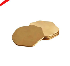 Posavasos de aluminio de forma redonda con acabado dorado brillante Designe 2025 para hotel - Product Image 2