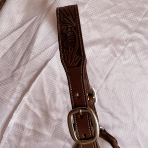 Tapis de cheval de selle anglaise de haute qualité bride occidentale matériel en laiton massif licou fabriqué à partir de nylon en cuir de vachette argentin - Product Image 1