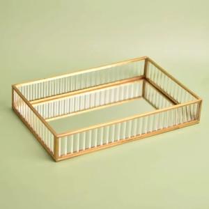 Plateau de service en métal de qualité superfine Organisateur Plateau de service en verre multitâche Plateau de service en verre au design de luxe - Product Image 1