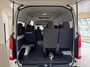 Toyota Hiace Commuter 2021 Usada, 12 Plazas - Product Image 4