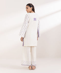 Kurtis Kameez imprimé numérique pour femmes élégantes avec un design personnalisé traditionnel respirant Kurti Kameez vente en gros - Product Image 2
