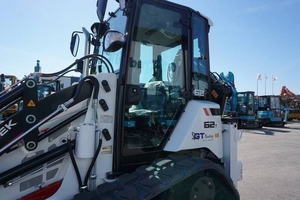 รถตักล้อยาง HIDROMEK HMK 62 รุ่นขายดีที่สุด พร้อมเกียร์และเครื่องยนต์ 5 ตัน - Product Image 2