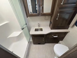 Used 2020 Entegra Coach EMBLEM 36U for sale - Product Image 3