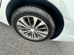 BUICK USADO-LACROSSE-ESENCIA-FWD-LISTO PARA -- ENVÍO-PUERTA A PUERTA-ENTREGA - Product Image 2